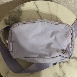 Lululemon Everywhere 1L Belt Bag in the Lavender Fog color